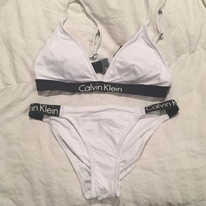 Calvin Klein bikini set, never worn.